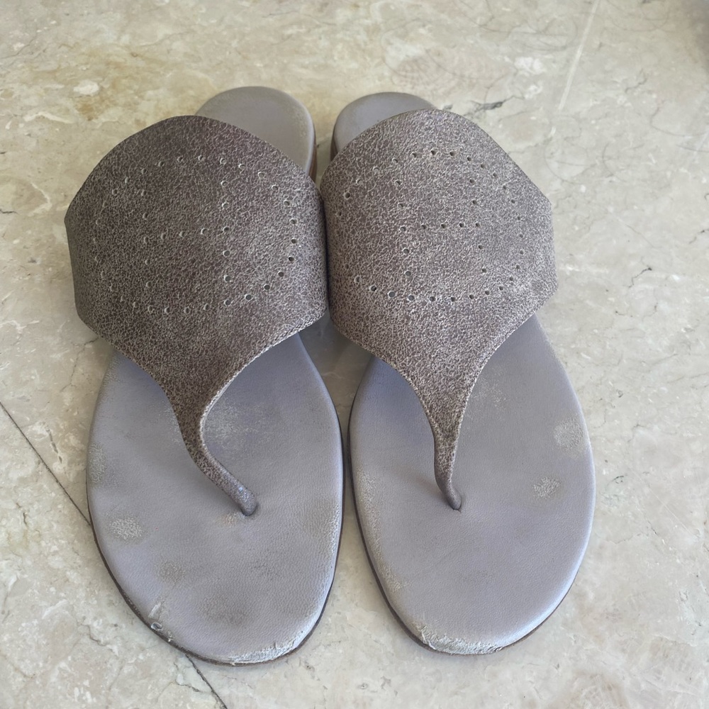 100% AUTHENTIC HERMES PERFORATED SANDALS 39